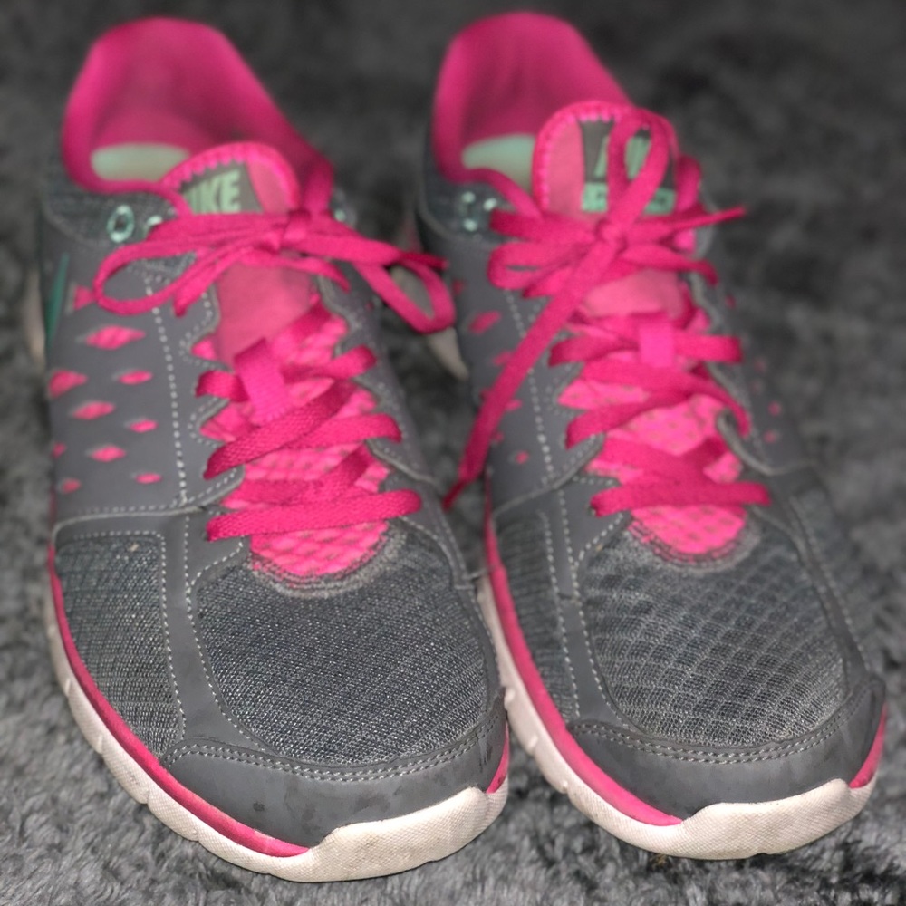 Used Nikes - Picture 2 of 3